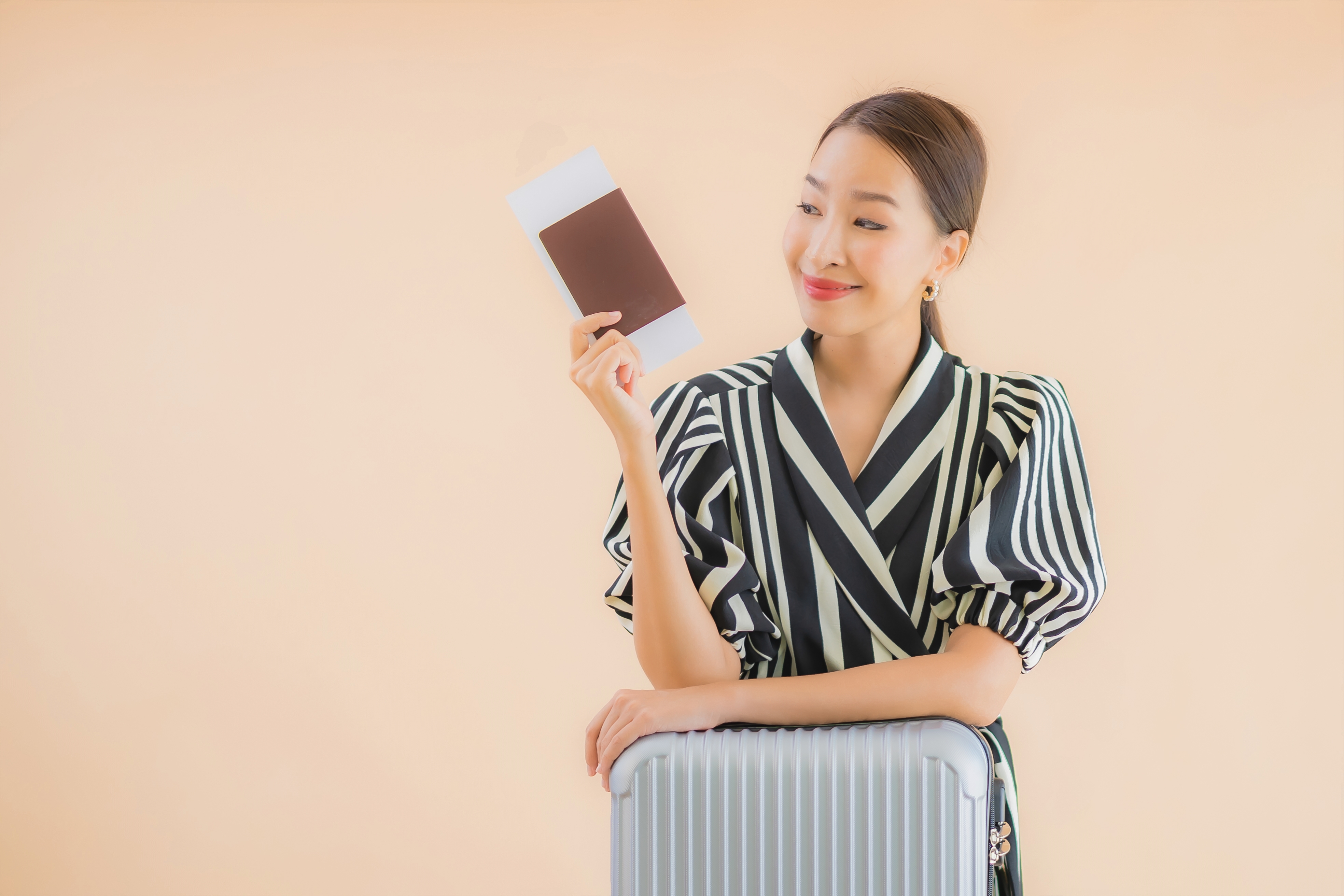 Người Việt trên 45 tuổi kiếm thu nhập ngoài với bảo hiểm du lịch